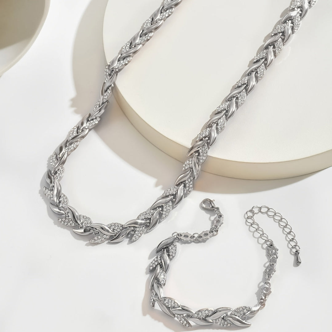 Mahaut – Timeless Allure